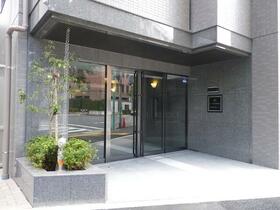 16/16 エントランス