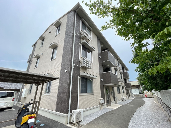 16/21 エントランス