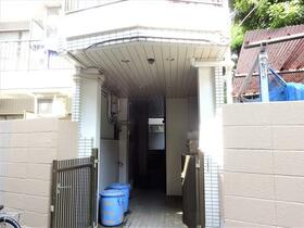 16/16 エントランス