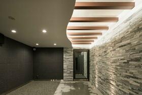 13/14 エントランス