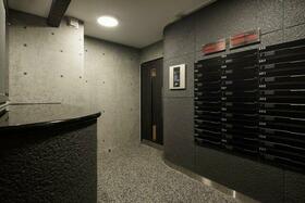 14/14 エントランス