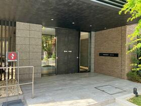 16/16 エントランス