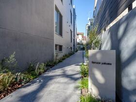 13/14 エントランス