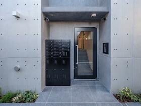 14/14 エントランス