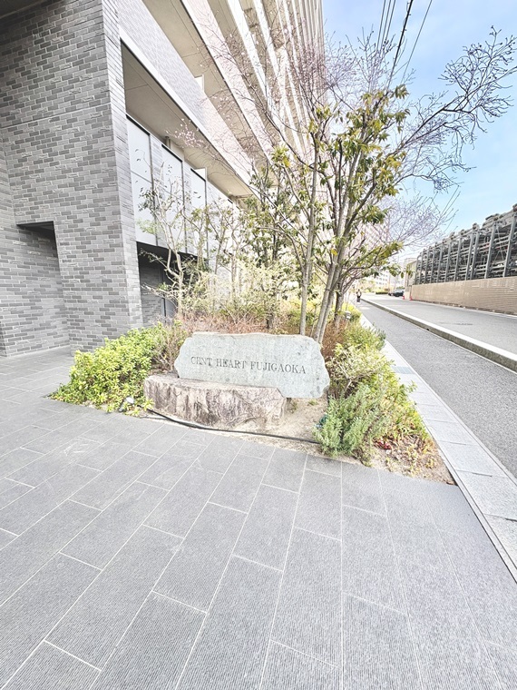 14/15 エントランス