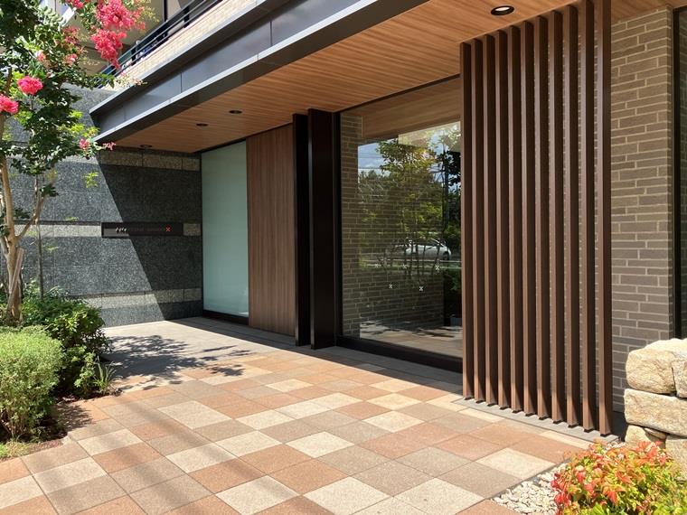 18/18 エントランス