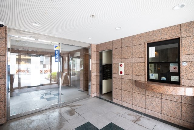 15/17 エントランス