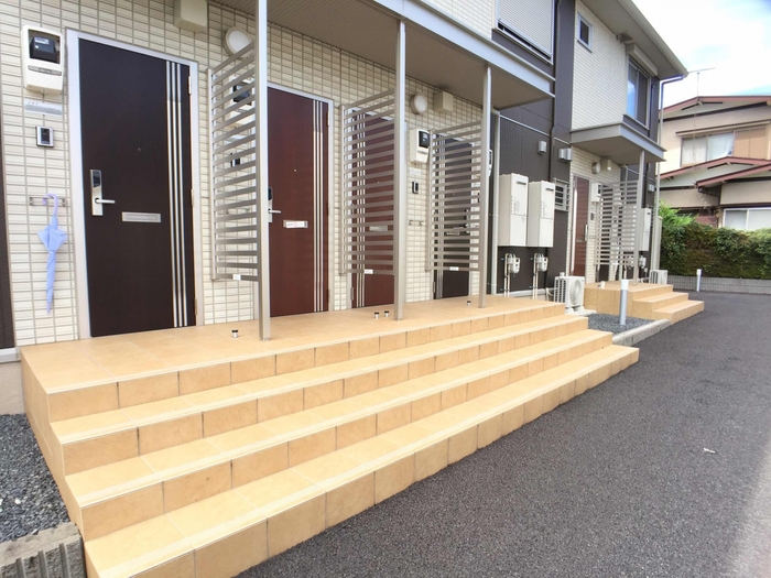 19/27 エントランス