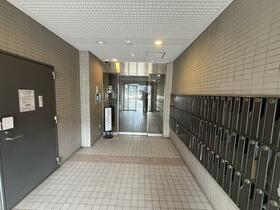 16/16 エントランス