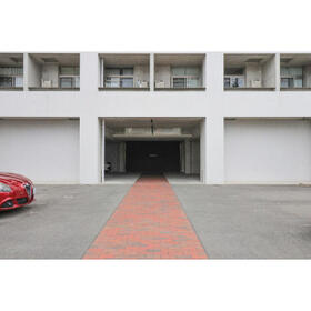 5/5 エントランス