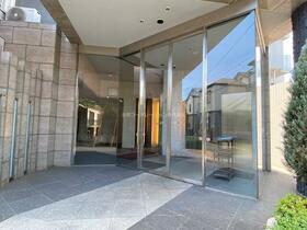 16/26 エントランス