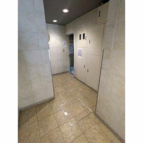 16/16 エントランス