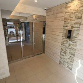 16/16 エントランス