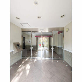 5/5 エントランス