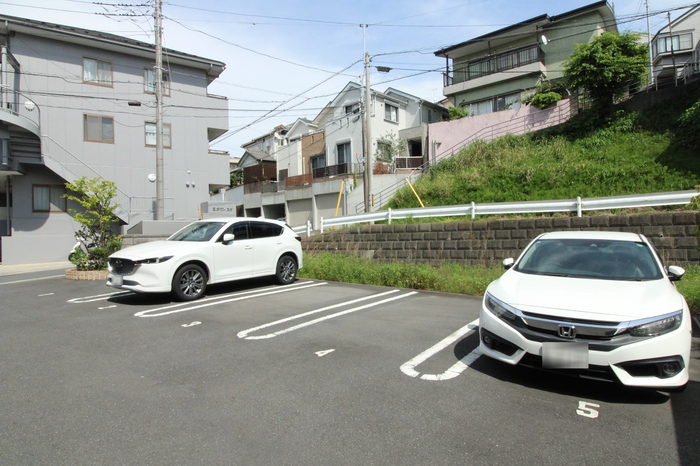 17/17 駐車場
