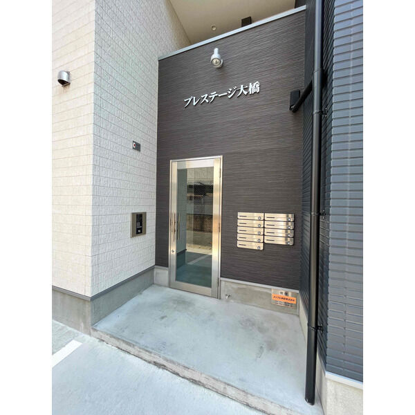 2/2 エントランス