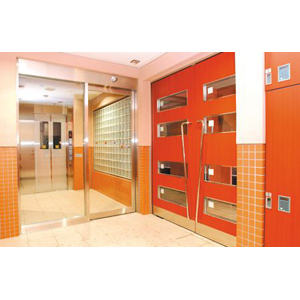 15/16 エントランス