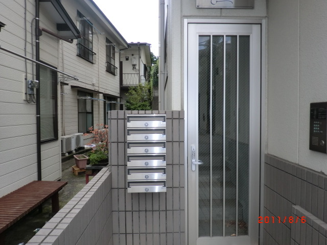 24/27 エントランス