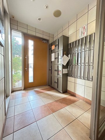 16/21 エントランス