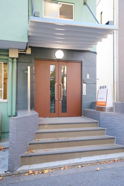 22/23 エントランス