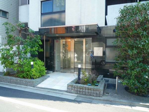 13/14 エントランス