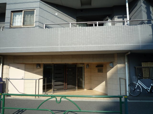 3/3 エントランス