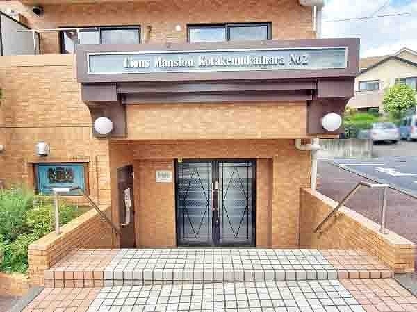 2/2 エントランス