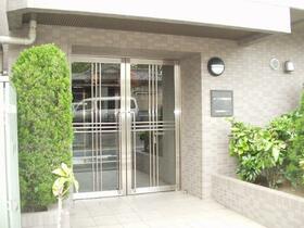 13/13 エントランス