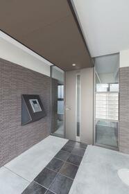 16/16 エントランス