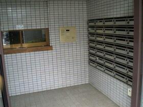 16/16 エントランス