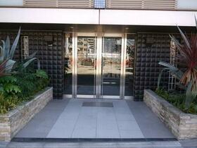 3/4 エントランス