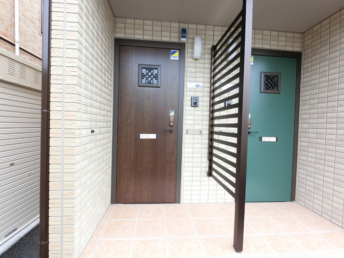 18/26 エントランス