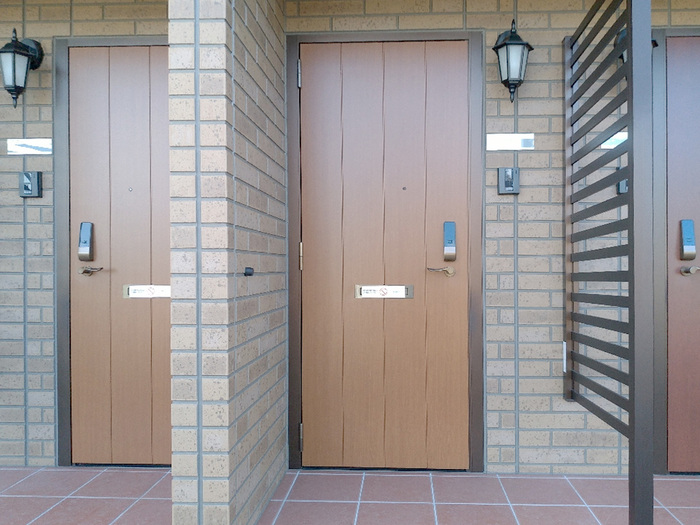 20/21 エントランス