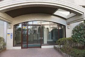 15/16 エントランス