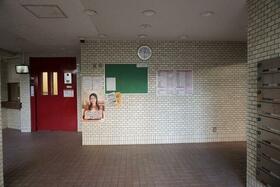 16/16 エントランス