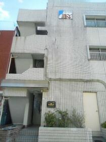 16/16 エントランス