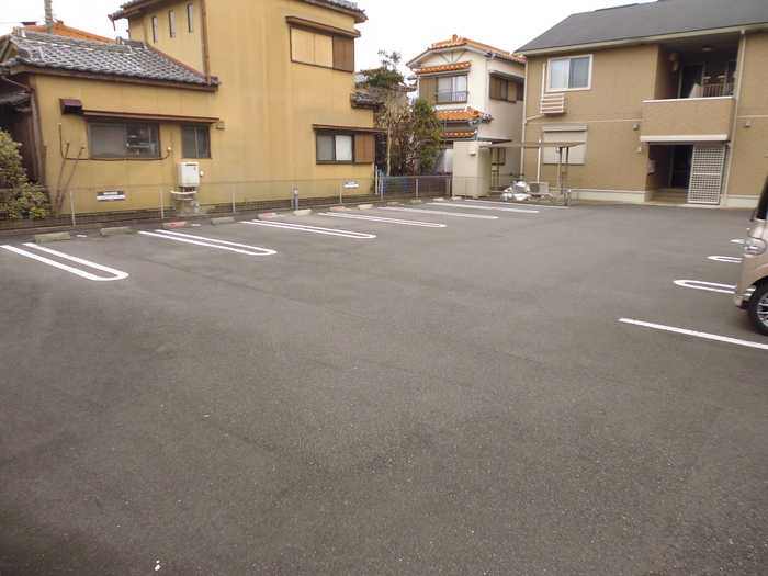 18/21 駐車場
