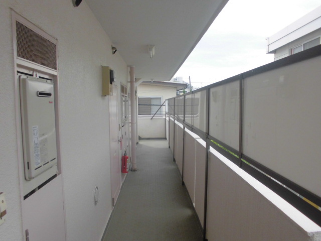 22/23 エントランス