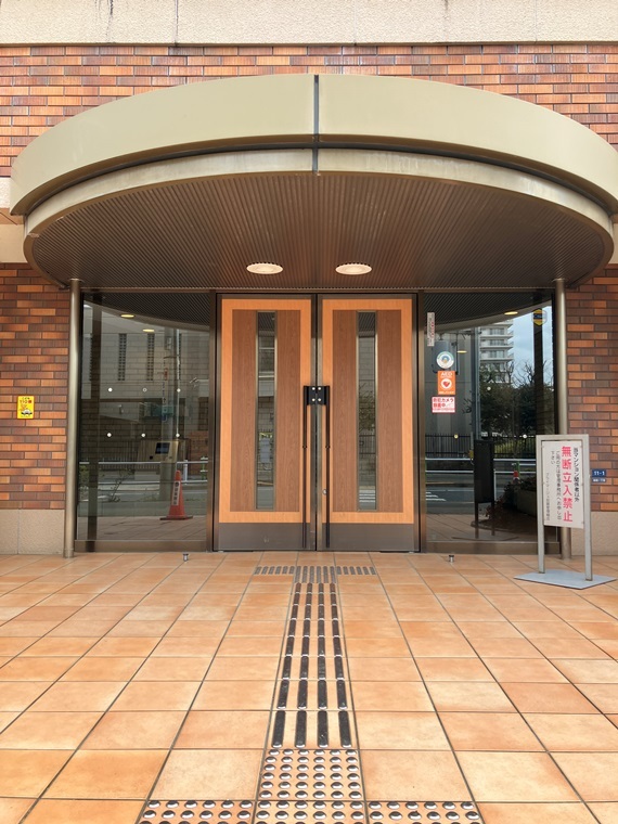 14/15 エントランス