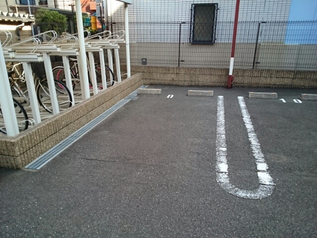 14/16 駐車場