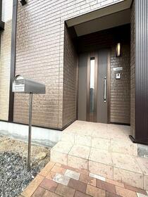 16/16 エントランス