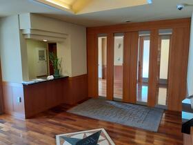 16/16 エントランス