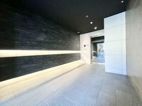 17/17 エントランス