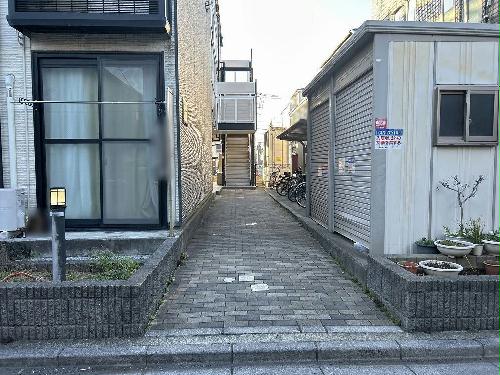 13/13 エントランス