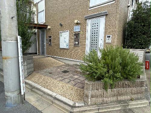 13/13 エントランス