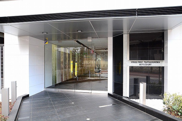 15/19 エントランス