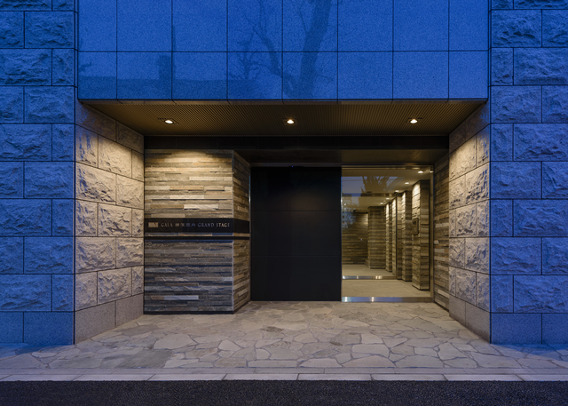 25/30 エントランス