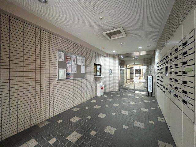 18/20 エントランス