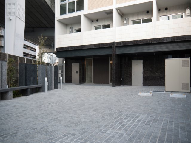 5/5 エントランス