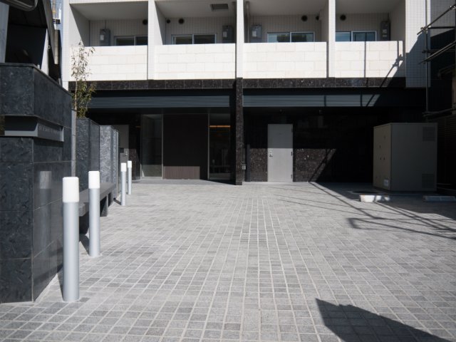 14/15 エントランス